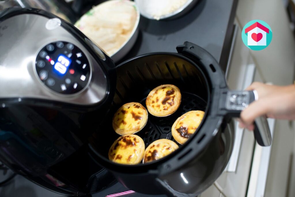 Existe alguma recomendação de manutenção para prolongar a vida útil da Air Fryer?