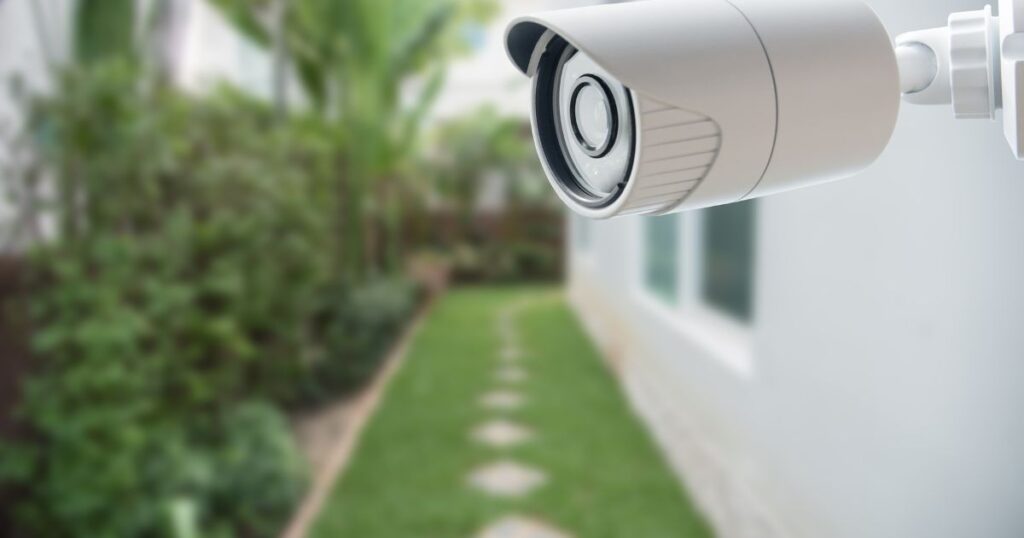 A Câmera de Segurança possui integração com assistentes virtuais como Alexa ou Google Assistant?